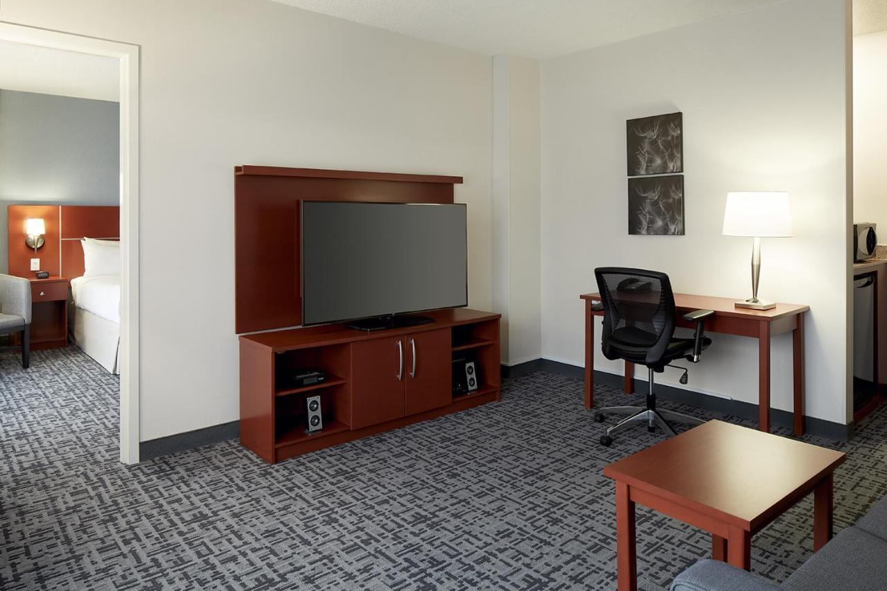 Fairfield Inn & Suites By Marriott Montreal Airport Dorval Esterno foto