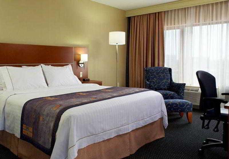 Fairfield Inn & Suites By Marriott Montreal Airport Dorval Esterno foto